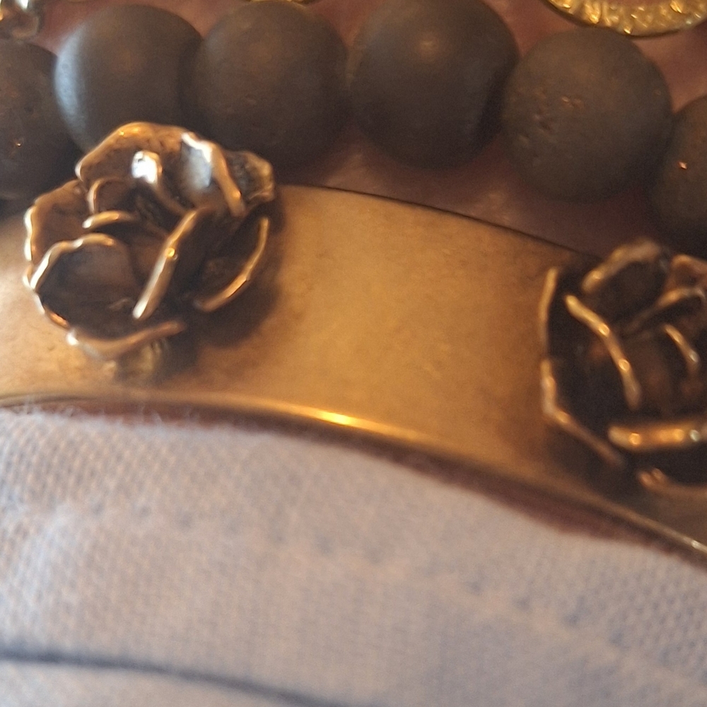 Marc Jacobs Bracelet w/ Flowers - Picture 2 of 10
